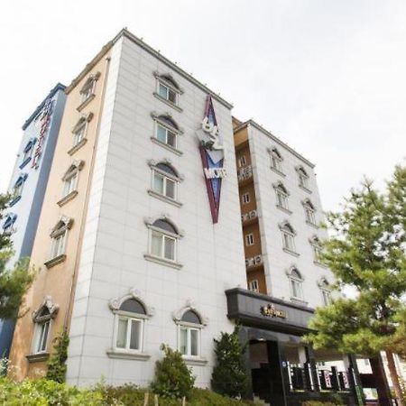 Bali Motel Daejeon Exteriör bild