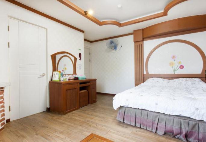 Bali Motel Daejeon Exteriör bild