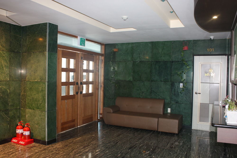 Bali Motel Daejeon Exteriör bild