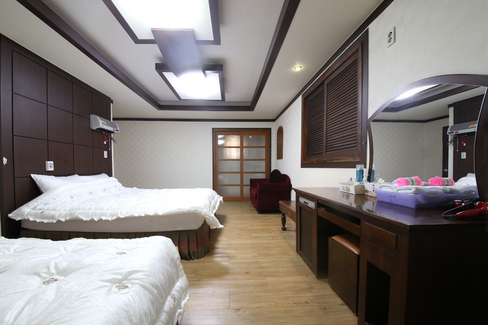 Bali Motel Daejeon Exteriör bild