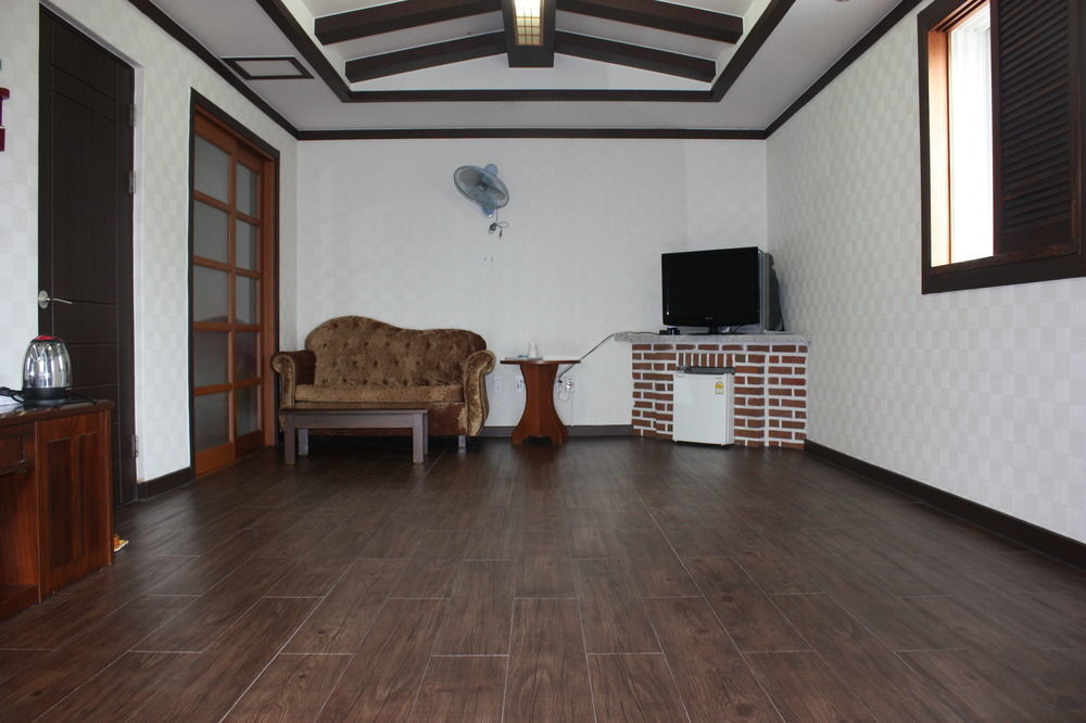 Bali Motel Daejeon Exteriör bild