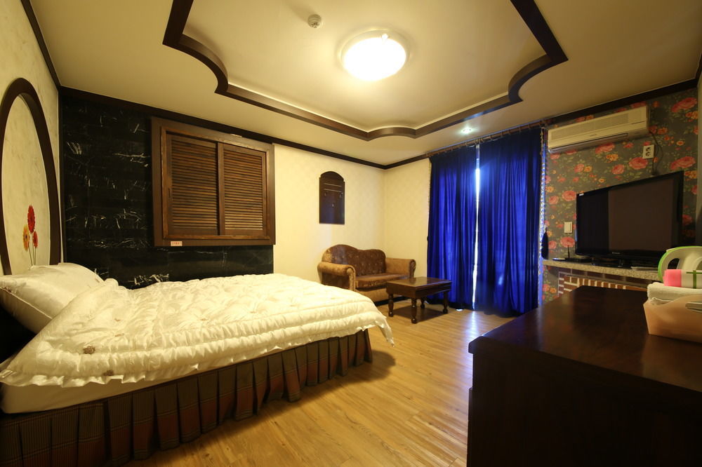 Bali Motel Daejeon Exteriör bild