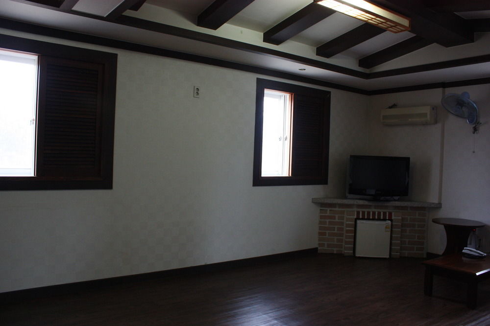 Bali Motel Daejeon Exteriör bild