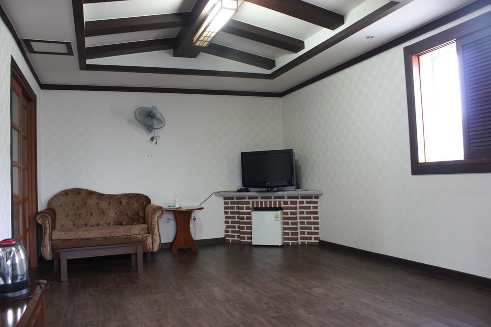 Bali Motel Daejeon Exteriör bild